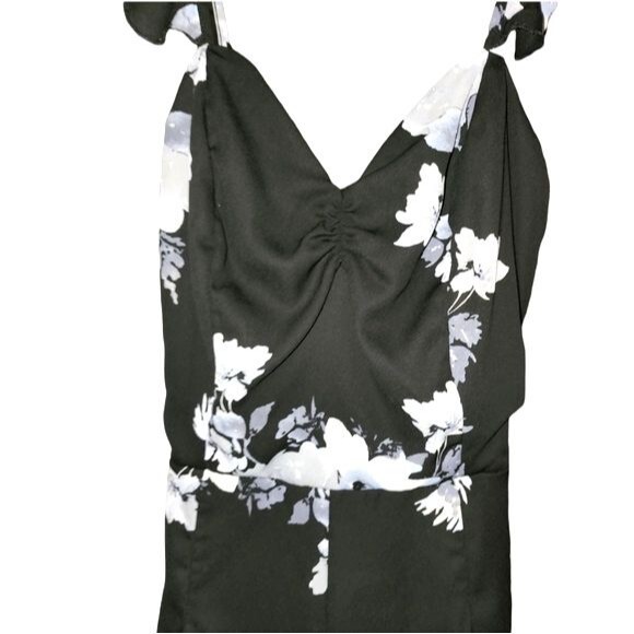 Charlotte Russe Black Floral Tie-Back Romper Size S - Picture 3 of 10